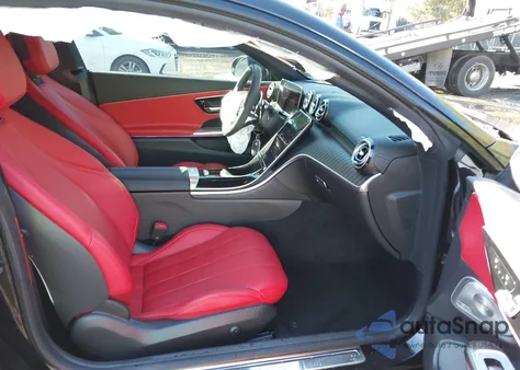 2024 Mercedes-Benz Cle 300 4Matic z USA, uszkodzony, nr VIN W1KMJ4HB6RF025190